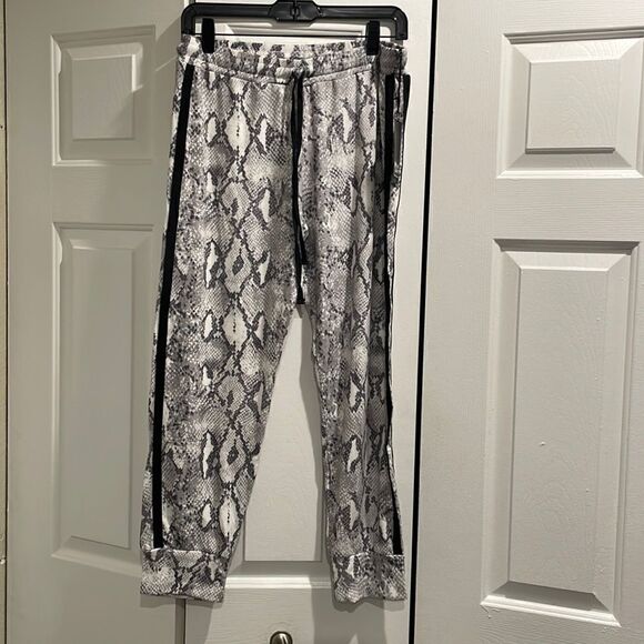 NWT Michael Lauren Cropped Sweatpants, Size Medium - Picture 1 of 8